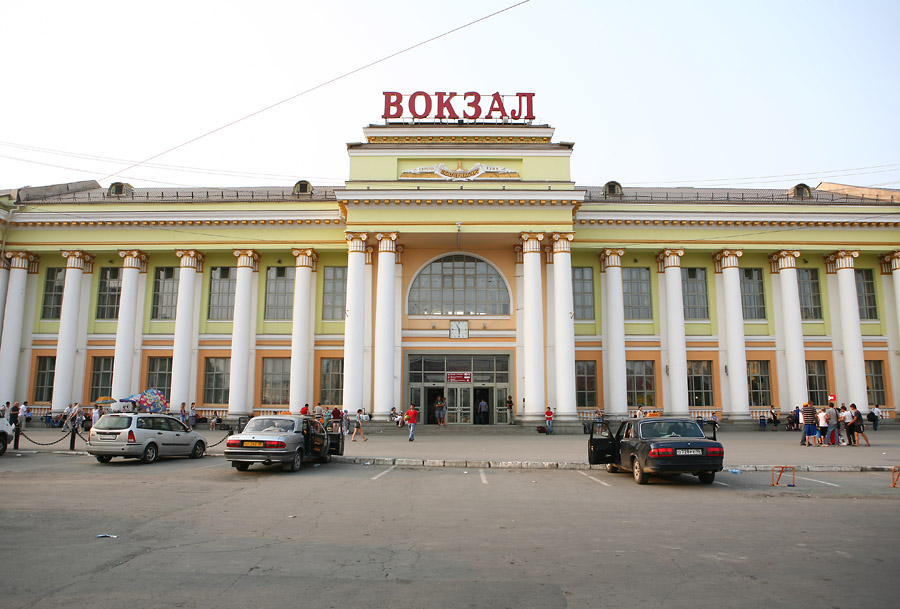 ​Более 2000 волонтеров будут помогать на железнодорожных вокзалах во время Чемпионата мира по футболу FIFA 2018™ в России