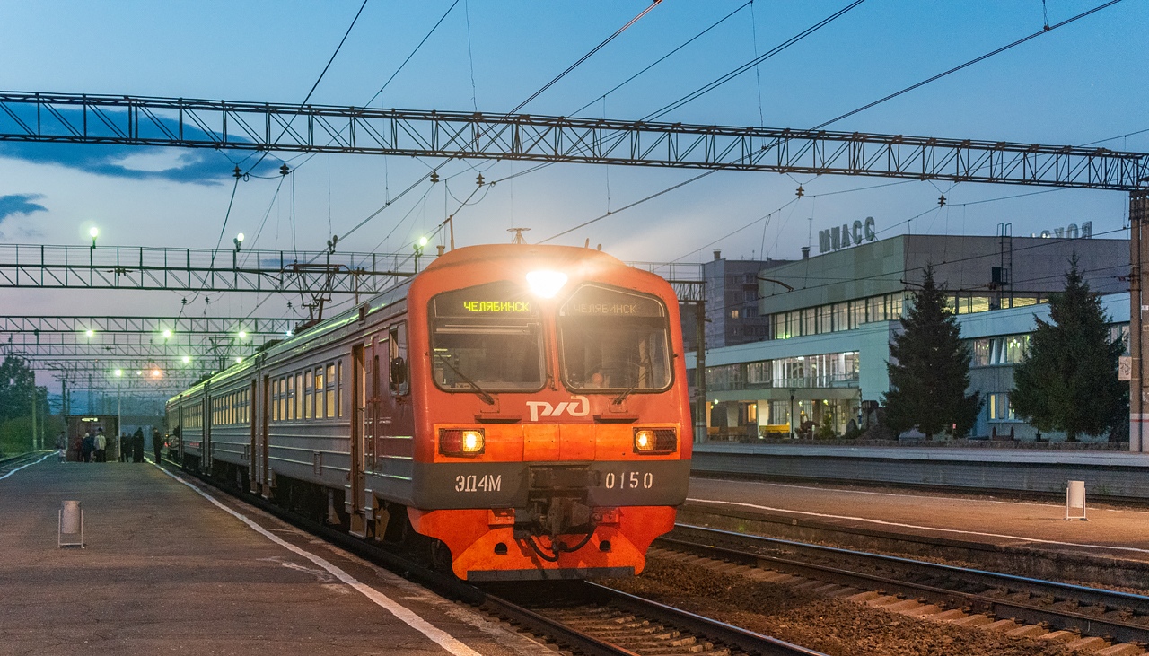 Поезда Свердловской пригородной компании на полигоне ЮУЖД в апреле переходят на летний график движения