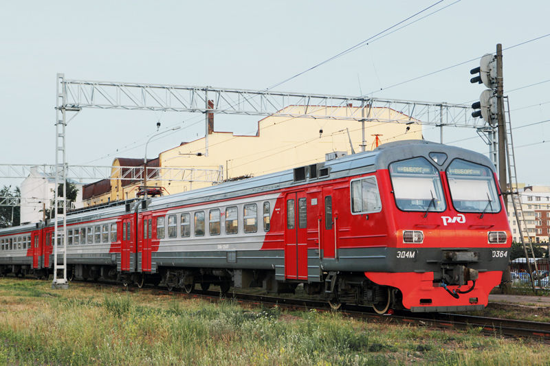 С 6 по 30 апреля пригородные поезда Свердловской пригородной компании на полигоне ЮУЖД будут курсировать по графику «выходного дня» 