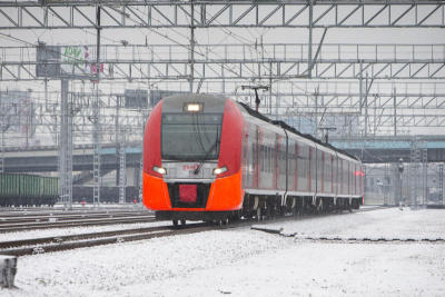 ​Пригородные поезда на СвЖД в новогодние праздники будут следовать по измененному расписанию