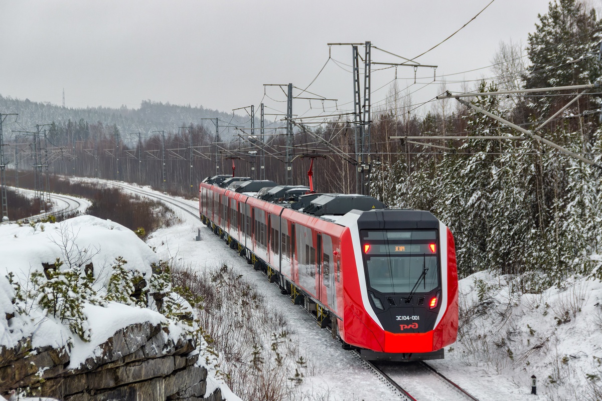 Порядок курсирования некоторых пригородных поездов на СвЖД изменится в новогодние праздники