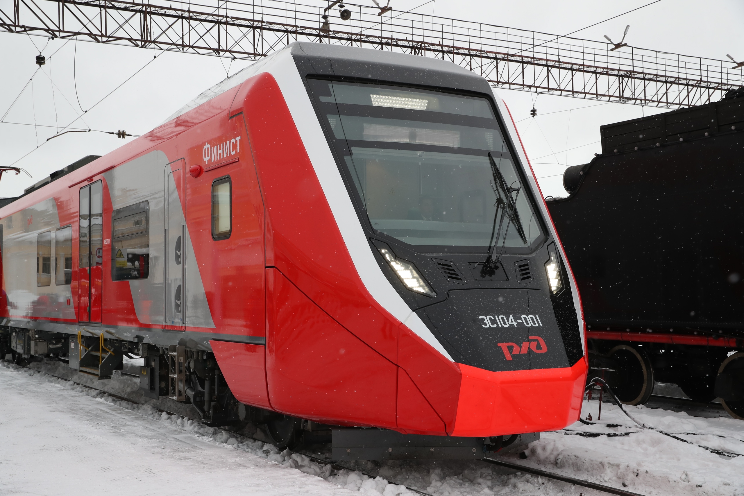 Порядок курсирования некоторых пригородных поездов на СвЖД изменится в праздничные дни февраля