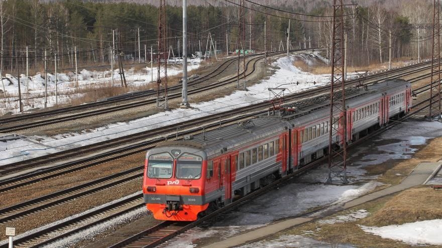 Расписание нескольких пригородных поездов в Свердловской области изменится в конкретные даты марта