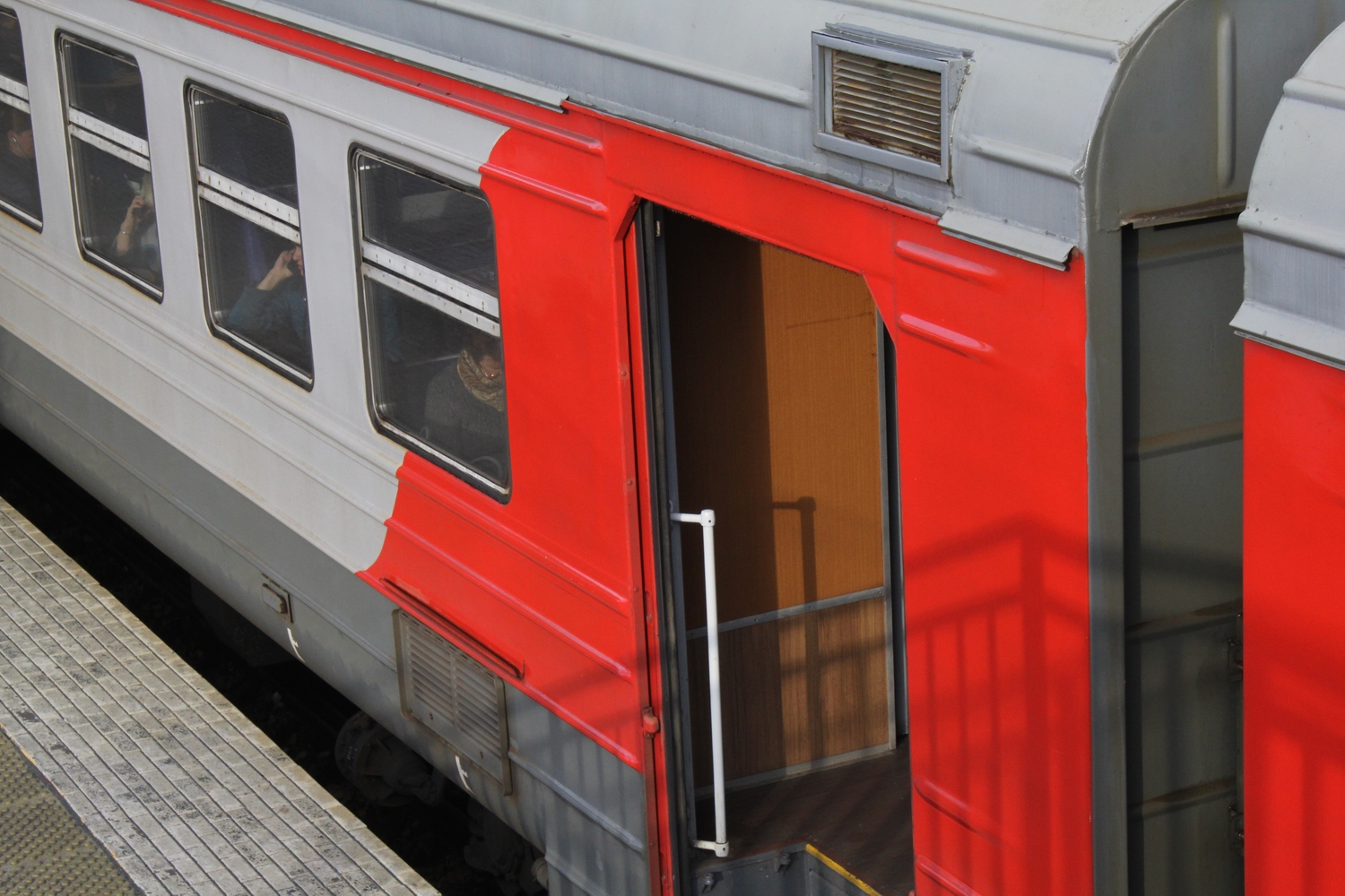 В апреле временно изменится расписание поездов на Егоршинском направлении 