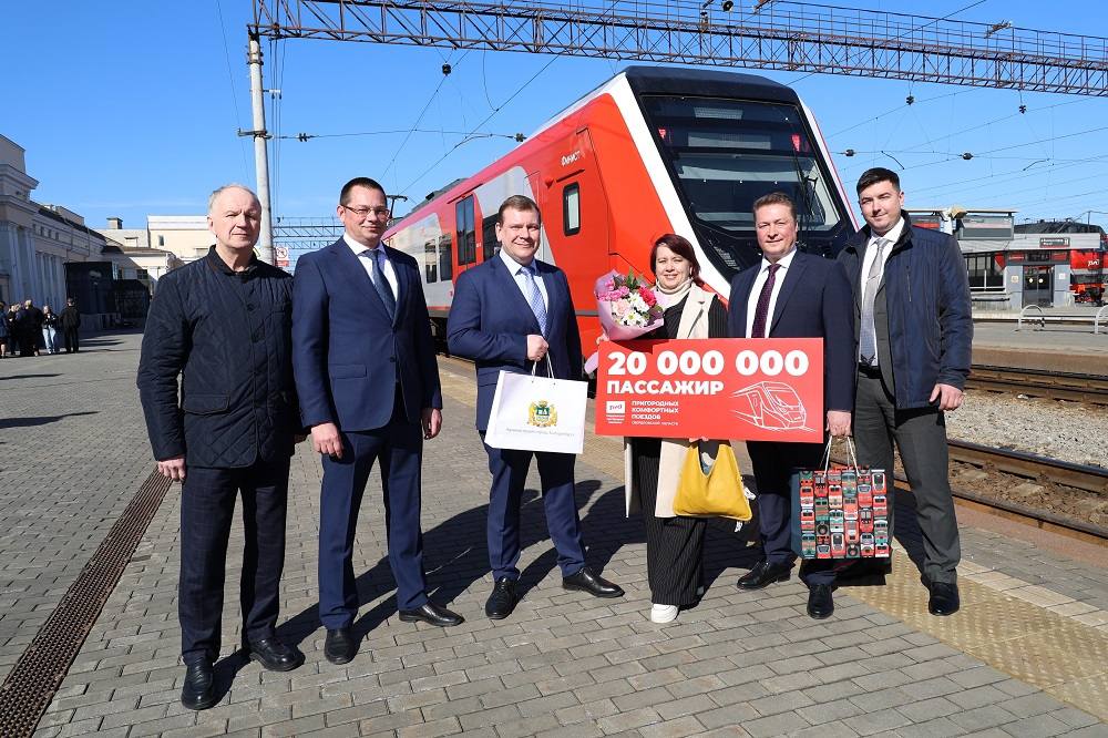 Количество пассажиров, совершивших поездки в «Ласточках» и «Финистах» в Свердловской области, превысило 20 млн человек