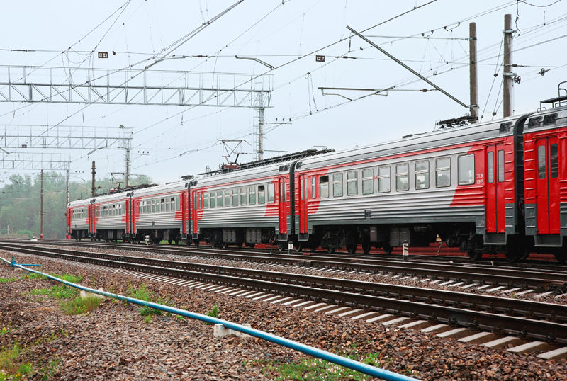 В родительский день вводится дополнительная остановка на о.п. 108 км (кладбище) под Артемовским