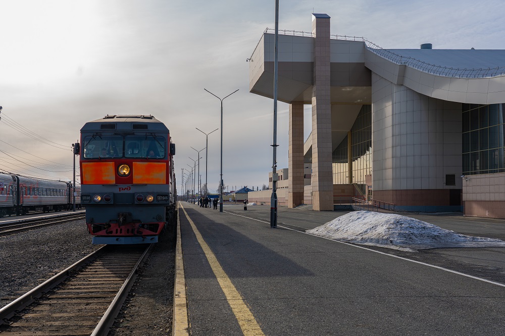 Пригородный поезд Нижневартовск – Сургут будет останавливаться на станции Ульт-Ягун с 8 мая